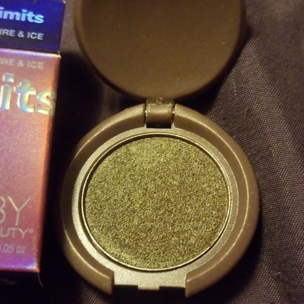 IBY City Limits Lush Eyeshadow in Fire and Ice